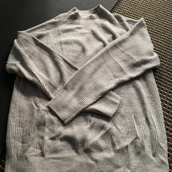 Grey sweater - Picture 1 of 1